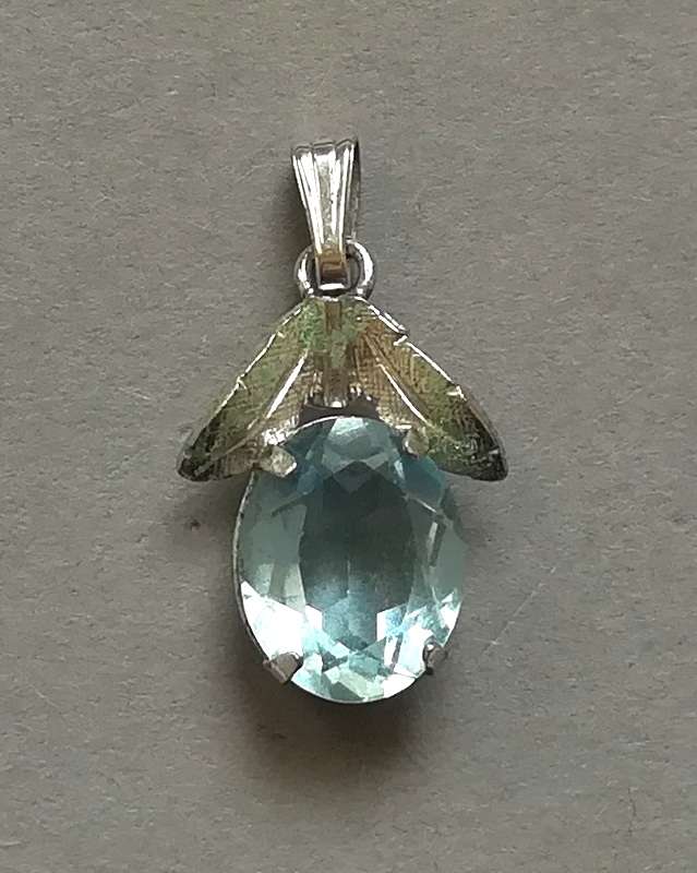 STERLING SILVER AND BLUE GLASS? VAN DELL PENDANT 10X20MM
