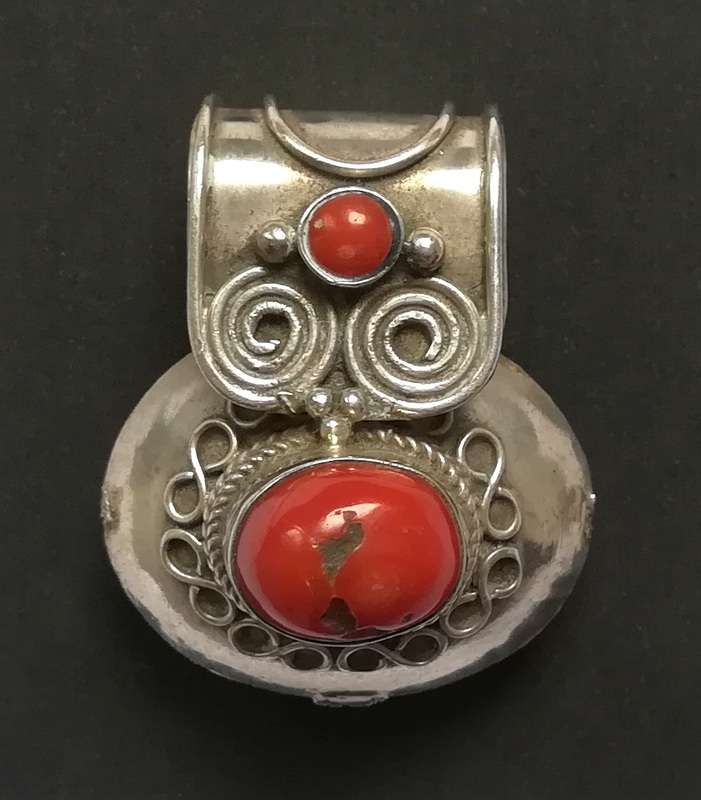 STERLING SILVER PENDANT WITH CORAL 30X25MM 13.6GRAMS