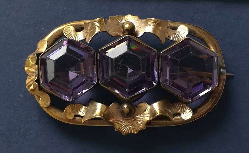 ANTIQUE/VICTORIAN PINCHBECK AND PASTE AMETHYSTS BROOCH/PIN 57X27MM