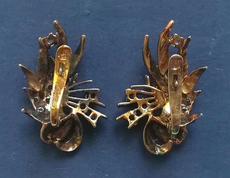 VINTAGE GOLD TONE EARRINGS (POSTS) WITH DIAMANTE 27X15MM