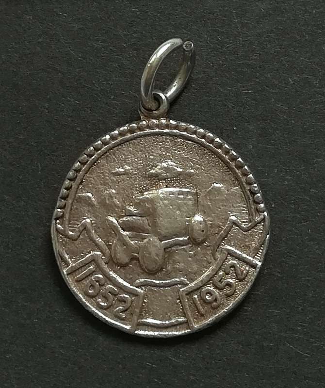 STERLING SILVER 1652-1952 JAN VAN RIEBEECK TERCENTENARY PENDANT 18MM 2.9 GRAMS
