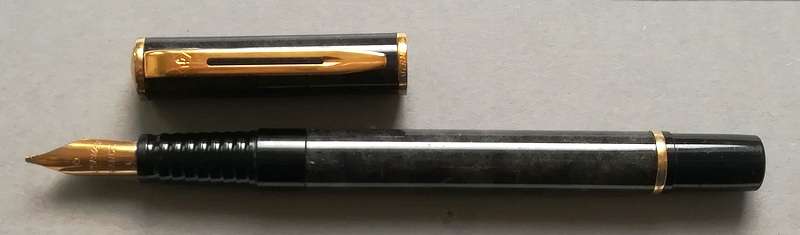 VINTAGE WATERMAN FOUNTAIN PEN WITH MARBLED BARREL *GOLD PLATED NIB - L*