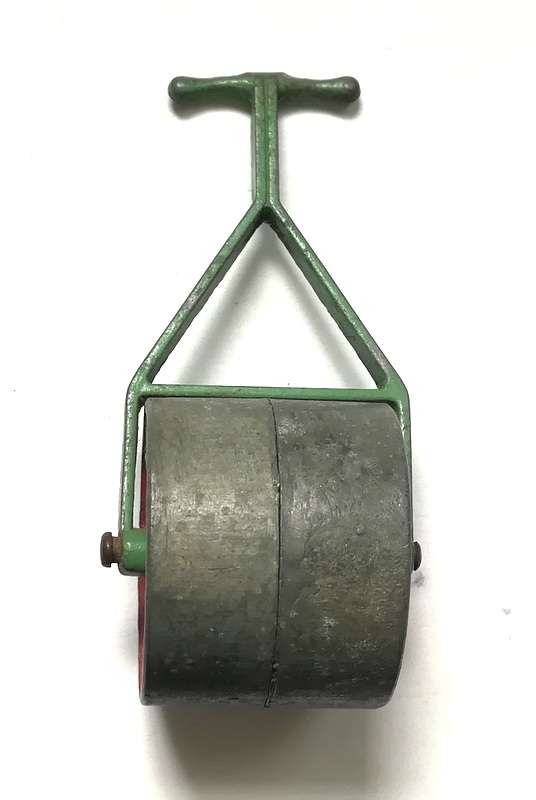 DINKY GARDEN ROLLER