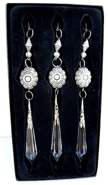 CRYSTAL HANGERS, STUNNING EFFECT! ORNAMENT OR CHANDELIER CRYSTALS. UNUSED IN BOX