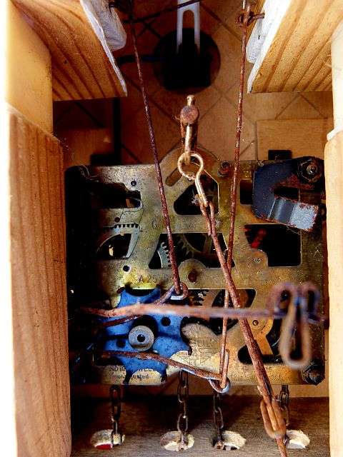 CUCKOO CLOCK. GORGEOUS HANDMADE VINTAGE FOREST CLOCK,MADE IN GERMANY