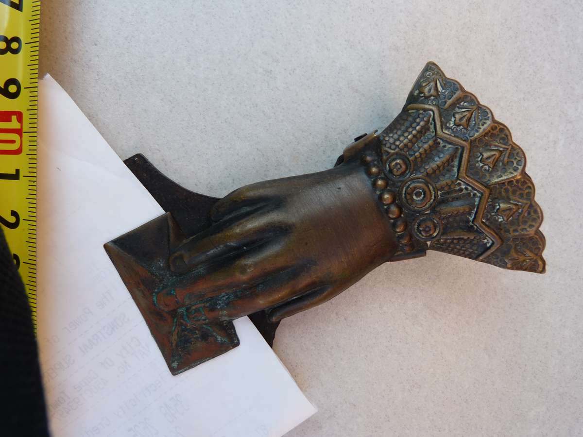 VICTORIAN HAND. PAPERCLIP