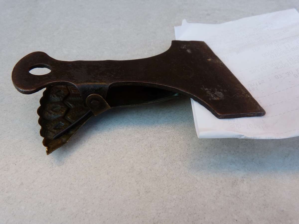 VICTORIAN HAND. PAPERCLIP