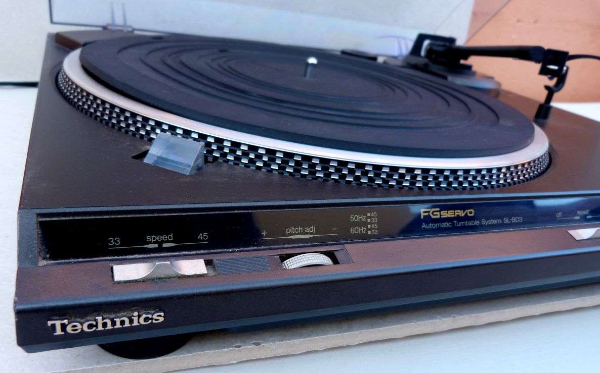 TECHNICS TURNTABLE "FG SERVO"