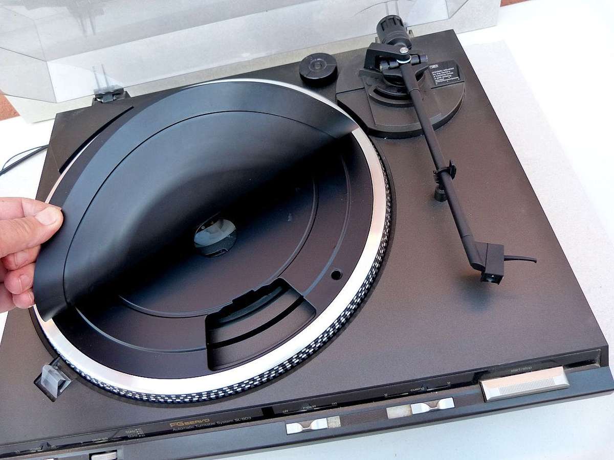 TECHNICS TURNTABLE "FG SERVO"