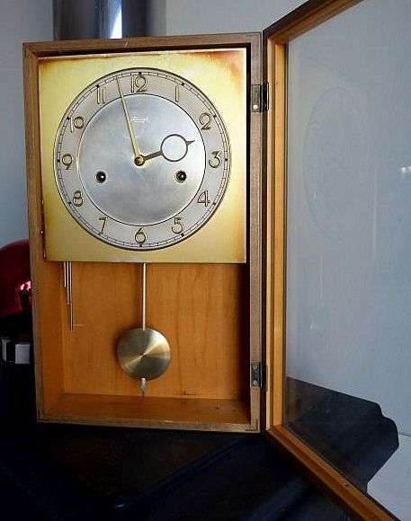 1930. GERMAN KIENZLE WALL CLOCK, EXCELLENT WORKING. STRIKING