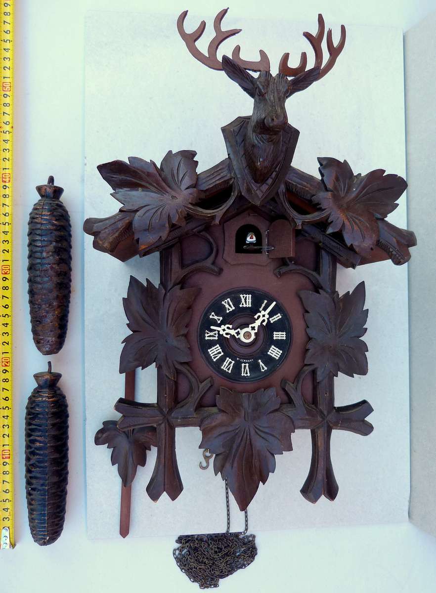 GERMAN CUCKOO CLOCK WITH DEER. EXCELLENT CONDITION