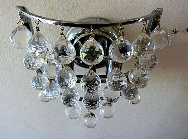 CRYSTAL GLASS WALL LIGHT