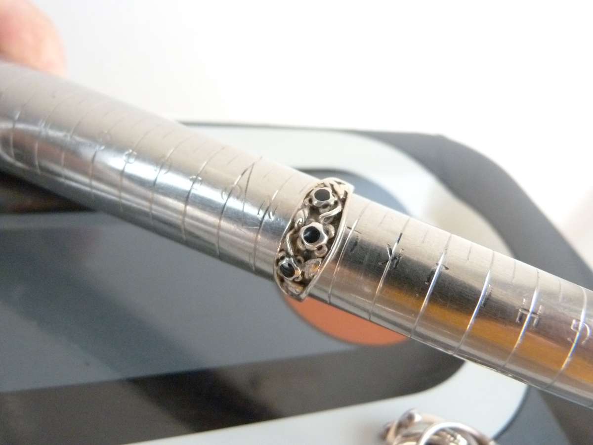 ATTRACTIVE VINTAGE RING, SILVER WITH BLACK STONES,IN A STUNNING DESIGN