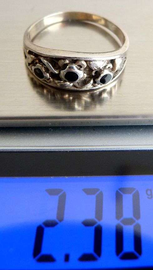 ATTRACTIVE VINTAGE RING, SILVER WITH BLACK STONES,IN A STUNNING DESIGN