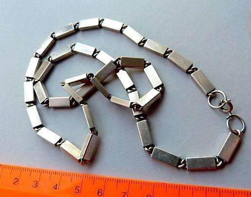 CLASSY VINTAGE STERLING SILVER NECKLACE