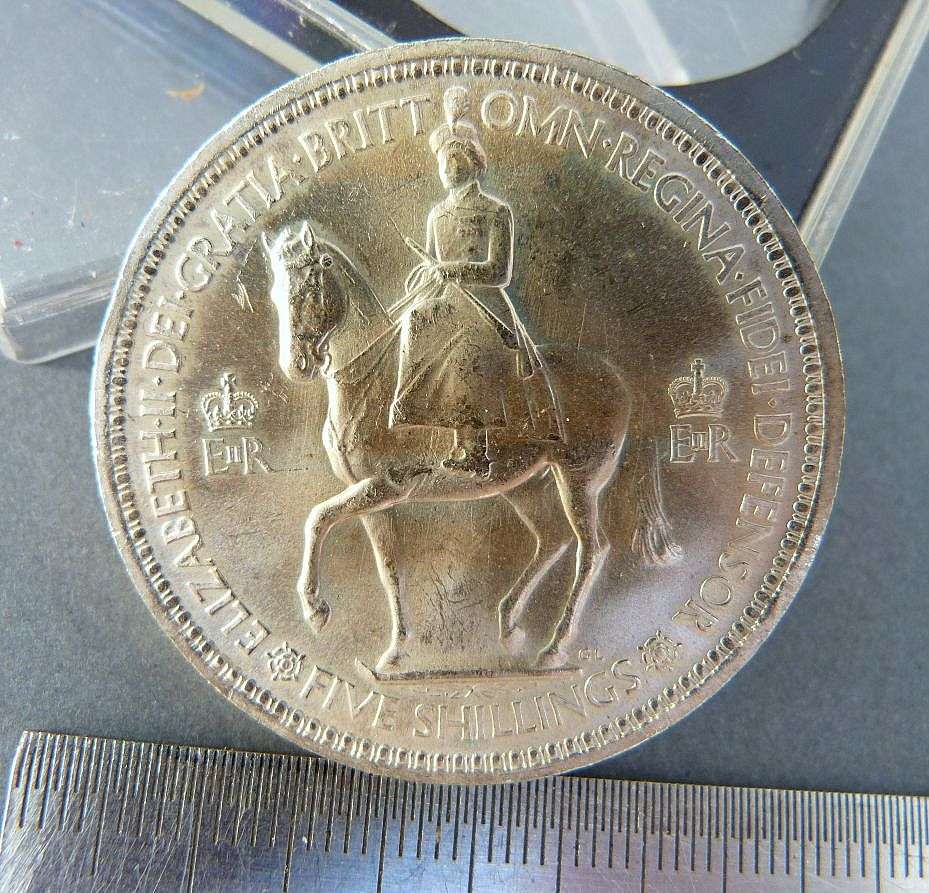 COIN .ELIZABETH 2. ....DEI GRATIA BRITT OMN REGINA ..FIVE SHILLINGS. 1953.UNCIRCULATED