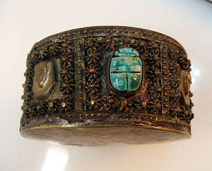 AEGYPTIAN TRINKET HOLDER