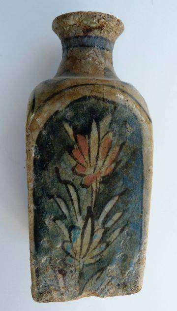 ANTIQUE PERSIAN VASE. QAJAR DYNASTY. 15.-17th Centuries