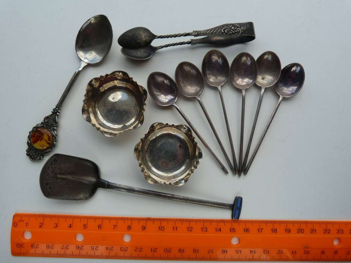 COLLECTION OF CUTLERY ETC, SILVER PLATE AND METAL