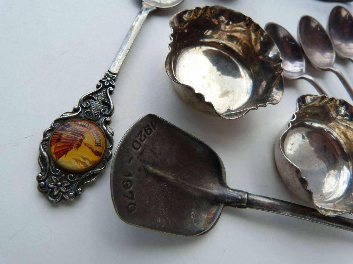 COLLECTION OF CUTLERY ETC, SILVER PLATE AND METAL