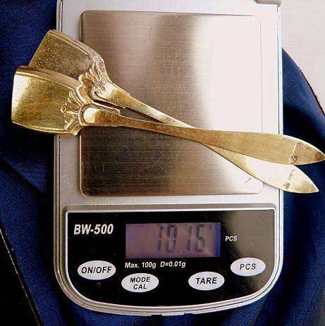 ANTIQUE PAIR OF SPICE SPOONS, GOLD PLATED