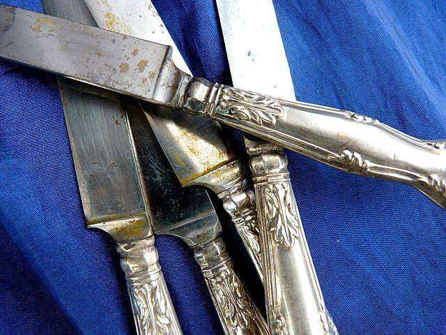 5 KNIVES WITH ORNATE HANDLES