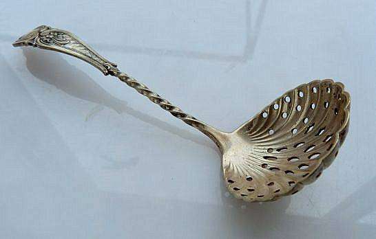 VITORIAN SUGAR SPOON