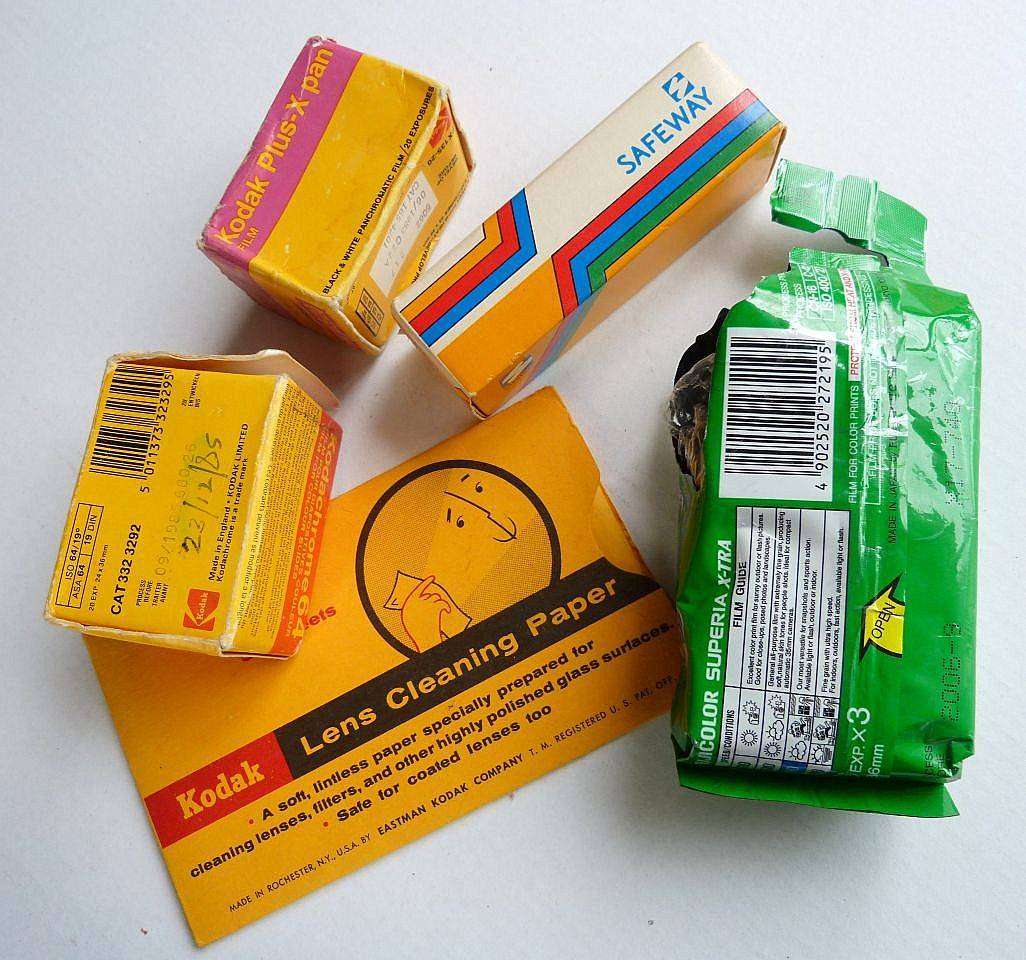 FILM ROLLS SEALED EXPIRED AND ACCESSORIES