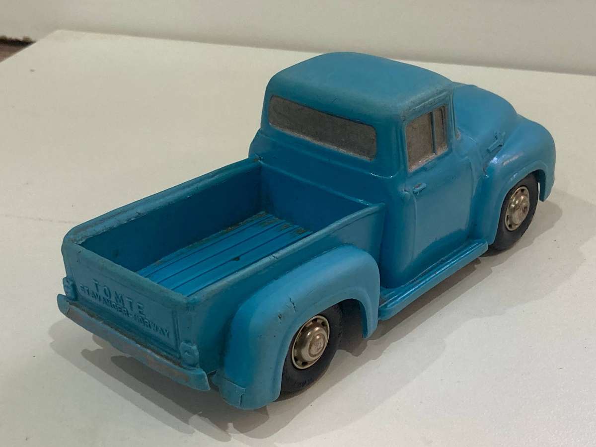 Big Tomte Ford F100 plastic model