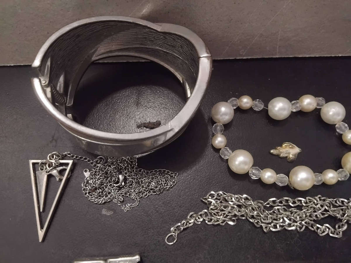 Watches, Jewellery & Collectibles