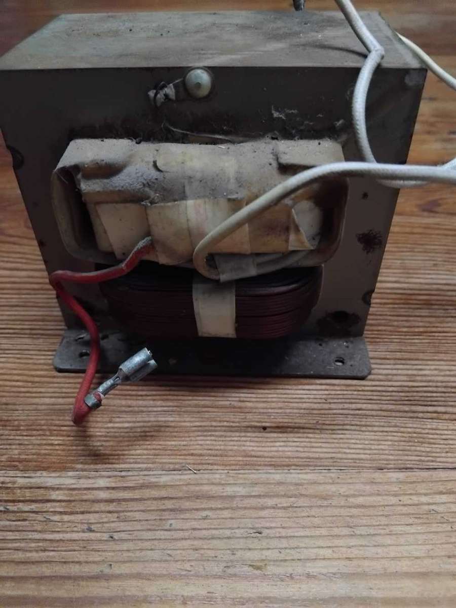 HIGH VOLTAGE TRANSFORMER FROM MICROWAVE.