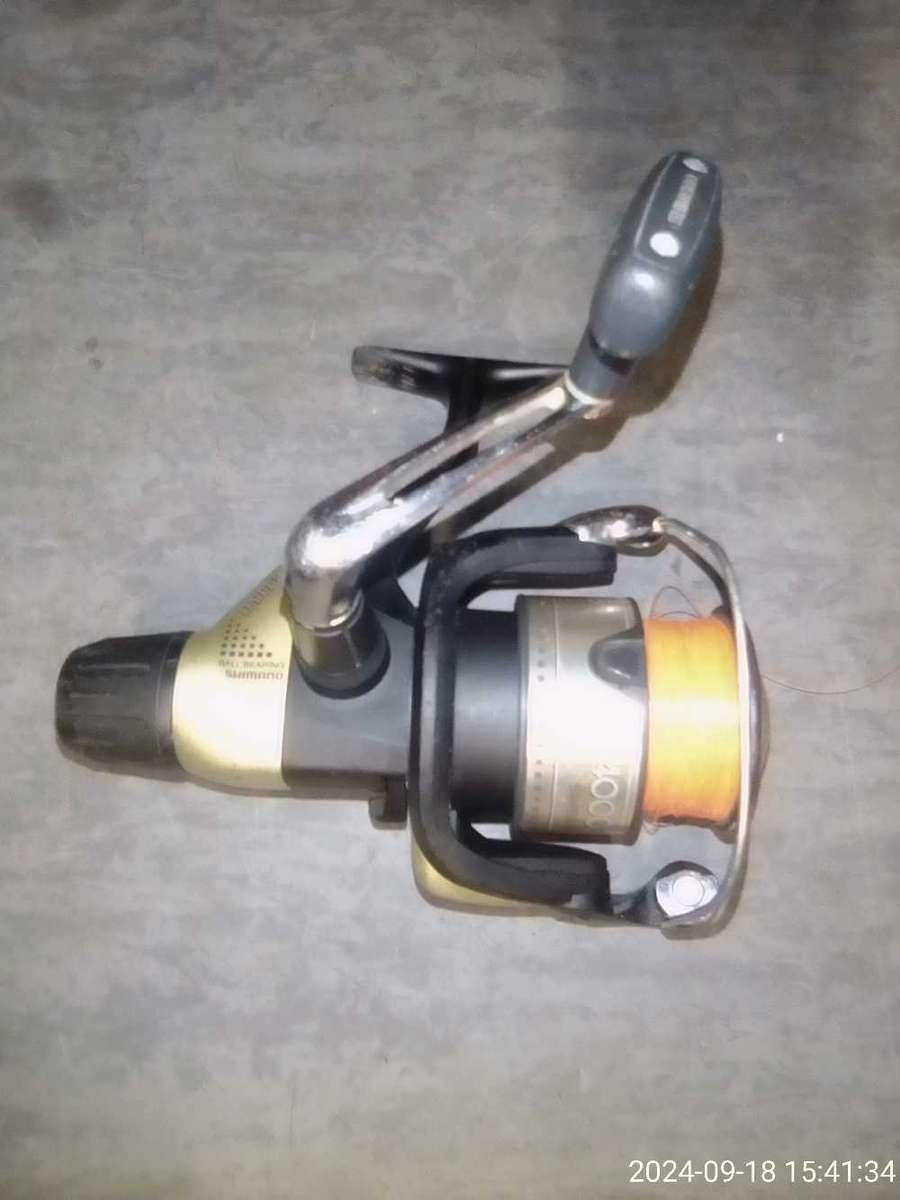 SHIMANO 4000RB SPINNING FISHING REEL