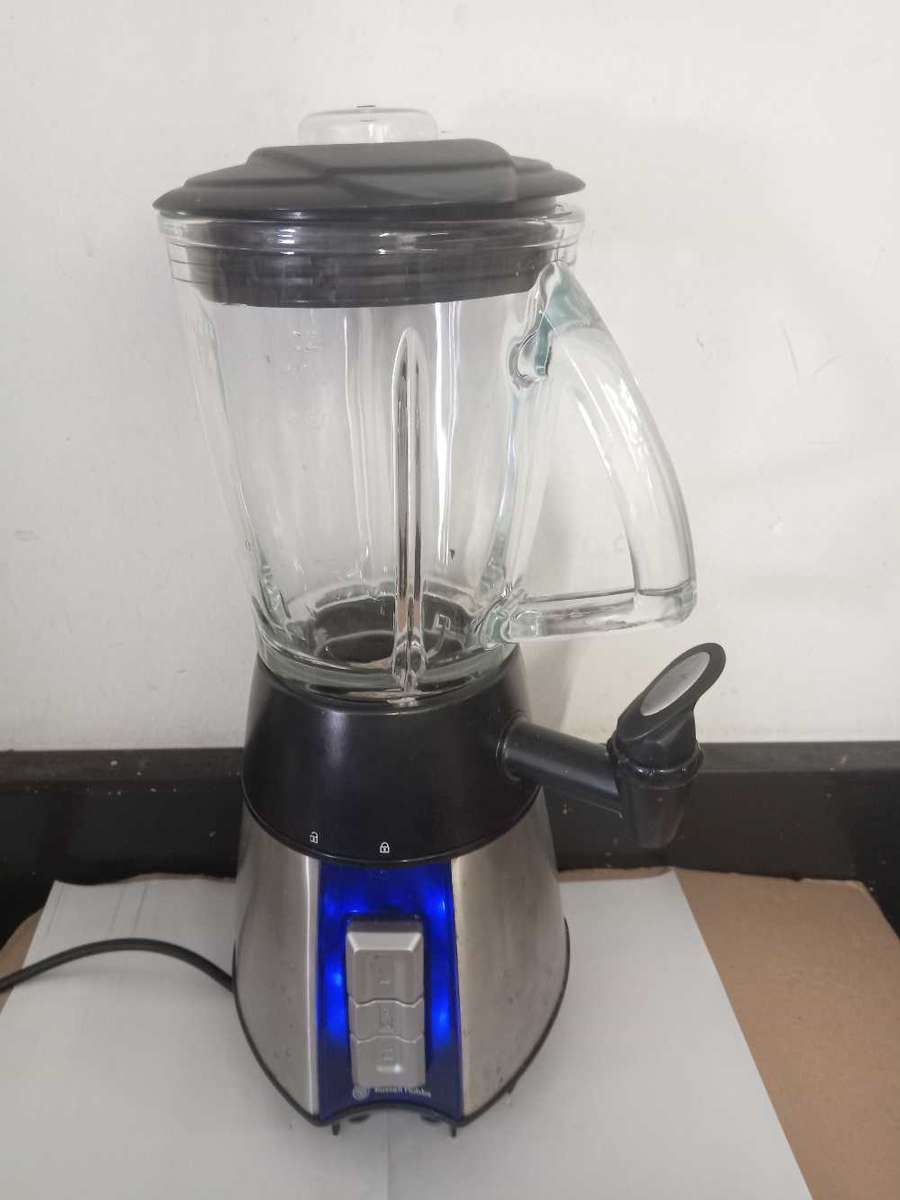 RUSSELL HOBBS BLENDER. MODEL 13617. NOT WORKING. SPARES ONLY.