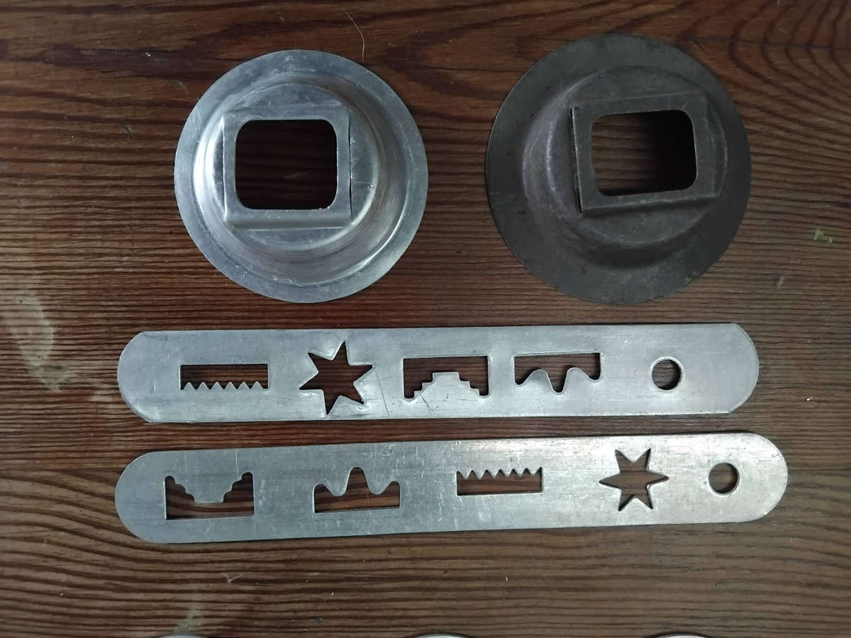 Sawa Biscuit Maker / Icing Gun and accessories.