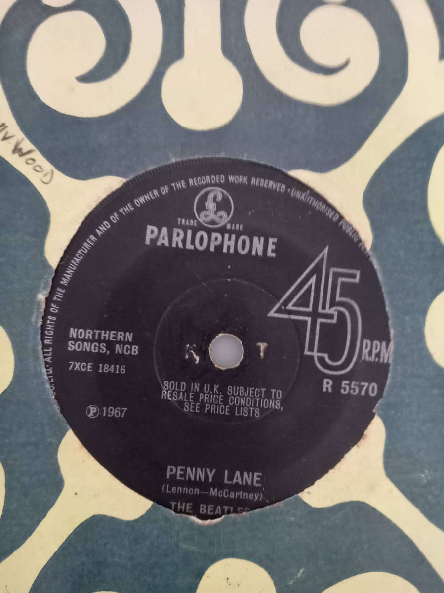 THE BEATLES / GEORGE HARRISON SEVEN SINGLES. AS PER PHOTOS.