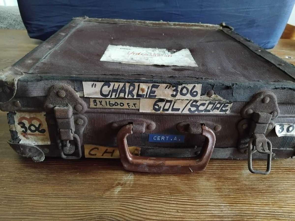 VINTAGE 16MM MOVIE REELS AND CASE:  MOVIE CHARLY 1968 -  STARRING : CLIFF ROBERTSON