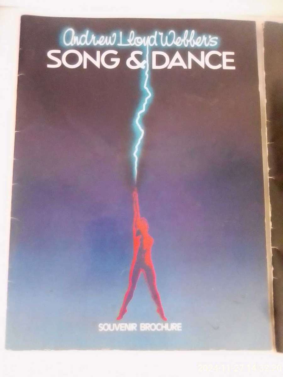 ANDREW LLOYD WEBBER'S SOUVENIR BROCHURES AD PER PHOTOS. ( 1981 CATS / 1982 SONG & DANCE )