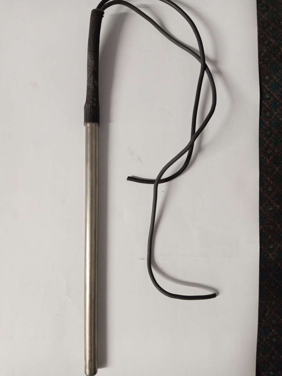 REFRIGERATION : AMMONIA / GAS / CARAVAN. 9.5mm DIAMETER 160W 12V ELEMENT.