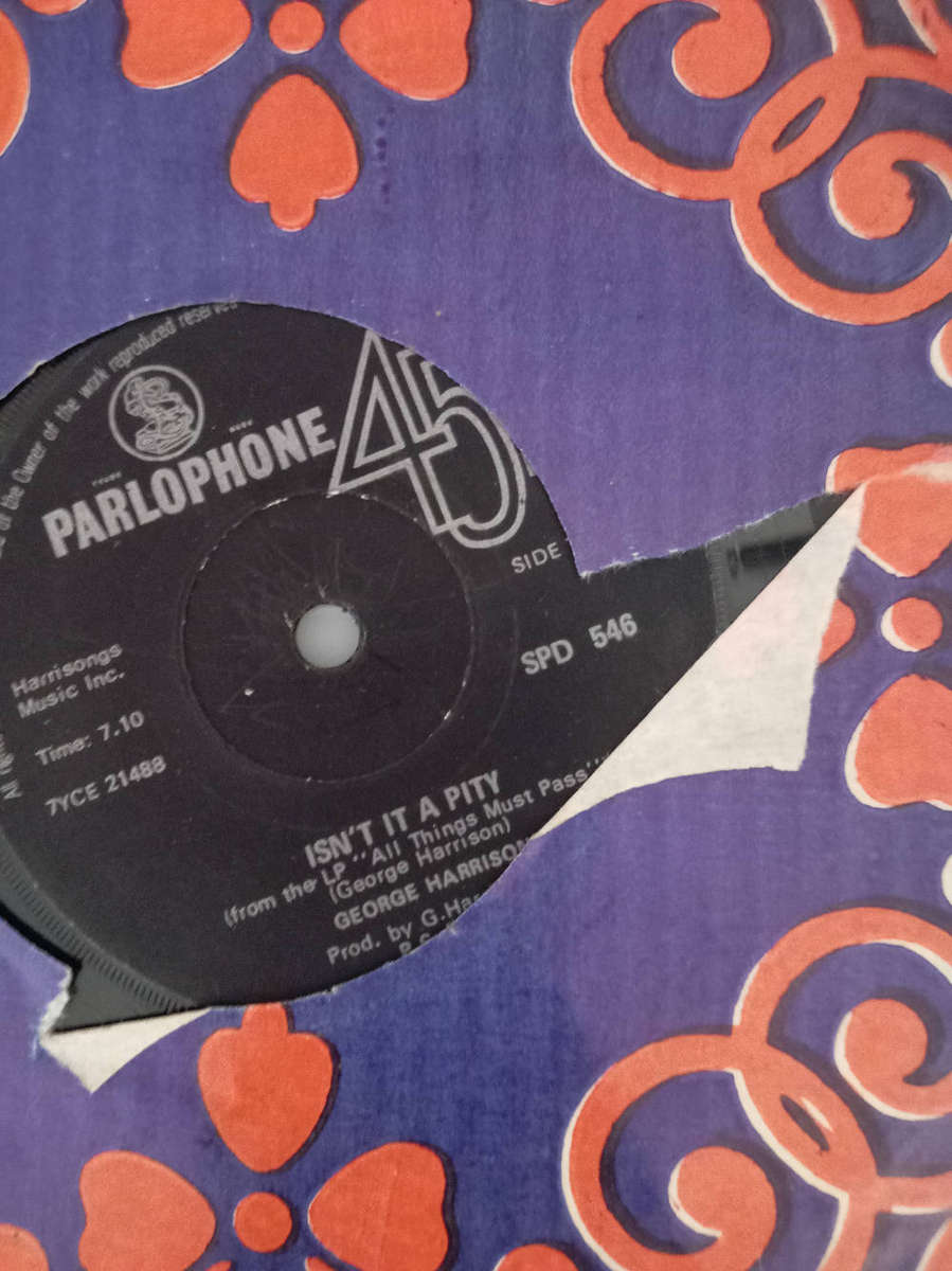 THE BEATLES / GEORGE HARRISON SEVEN SINGLES. AS PER PHOTOS.