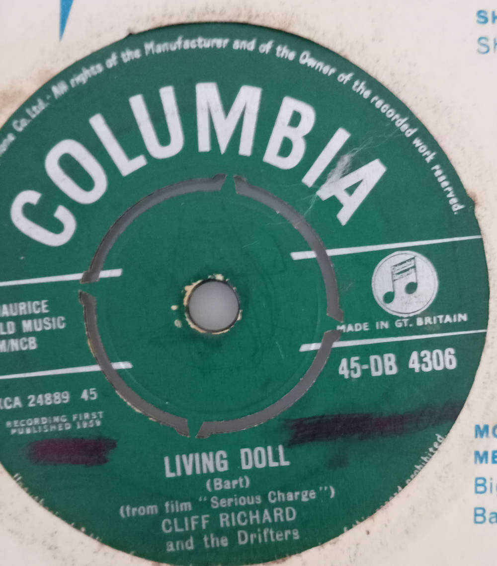 SEVEN SINGLES. CLIFF RICHARD / THE SHADOWS.