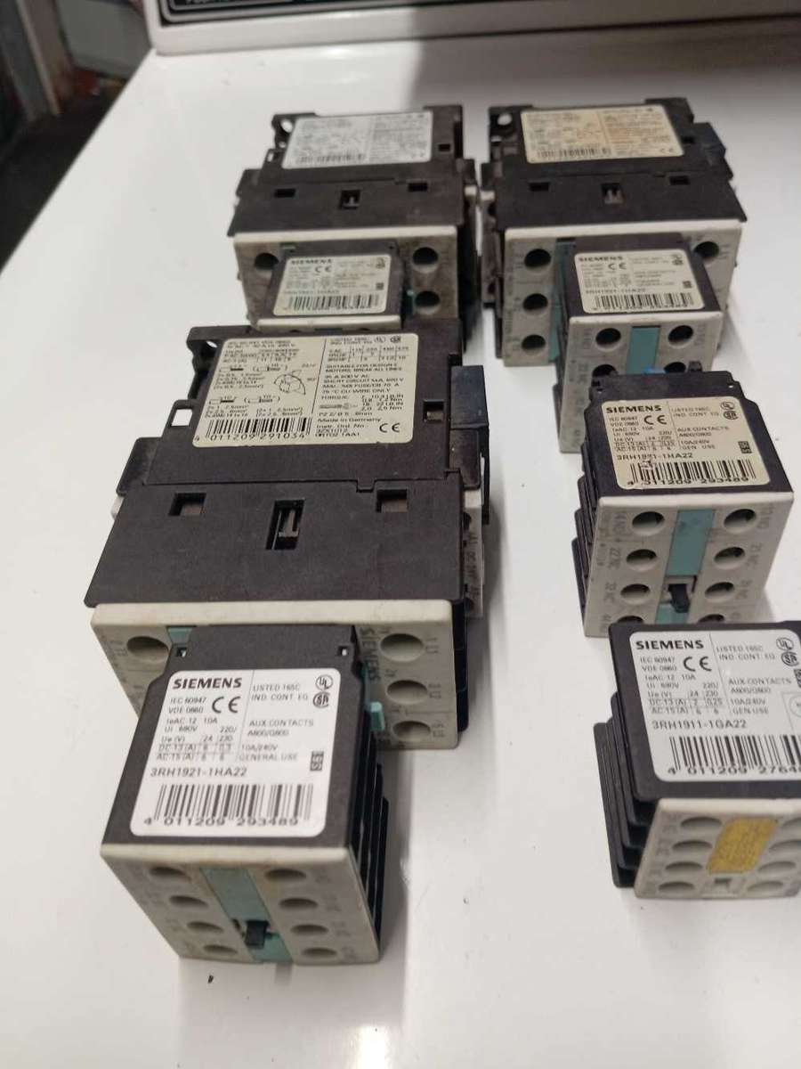 SIEMENS CONTACTORS AS PER PHOTOS.