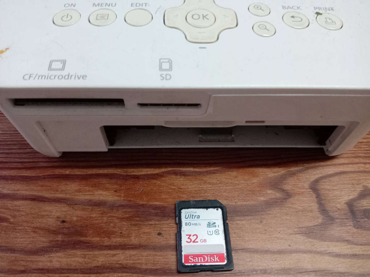 Canon Selphy CP 1000 Photo Printer. Needs Paper and Ink.