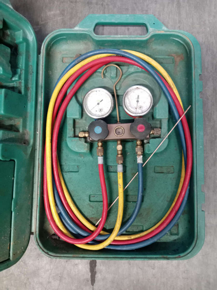 REFCO REFRIGERATION / AIRCONDITIONING GAUGES