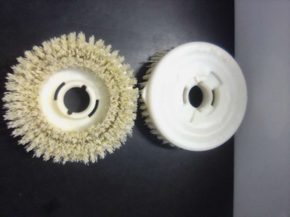 HOOVER CARPET SHAMPOOER BRUSHES. ( BIDDING PER PAIR )