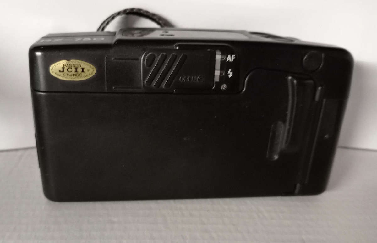 RICOH RZ-750 CAMERA