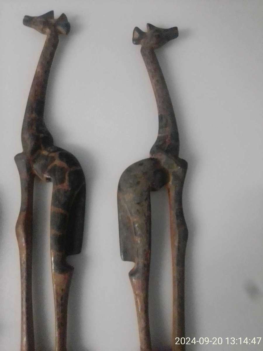 AFRICAN HAND CARVED GIRAFFE SPOONS AND FORKS