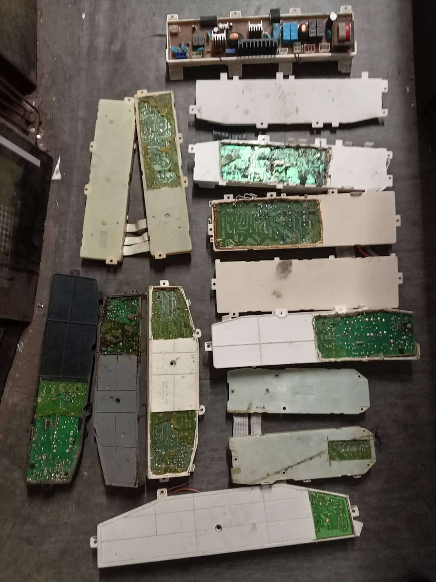 DAMAGED TOP LOADER WASHING MACHINE PC BOARDS AS PER PHOTOS. R45. 00 THE LOT.