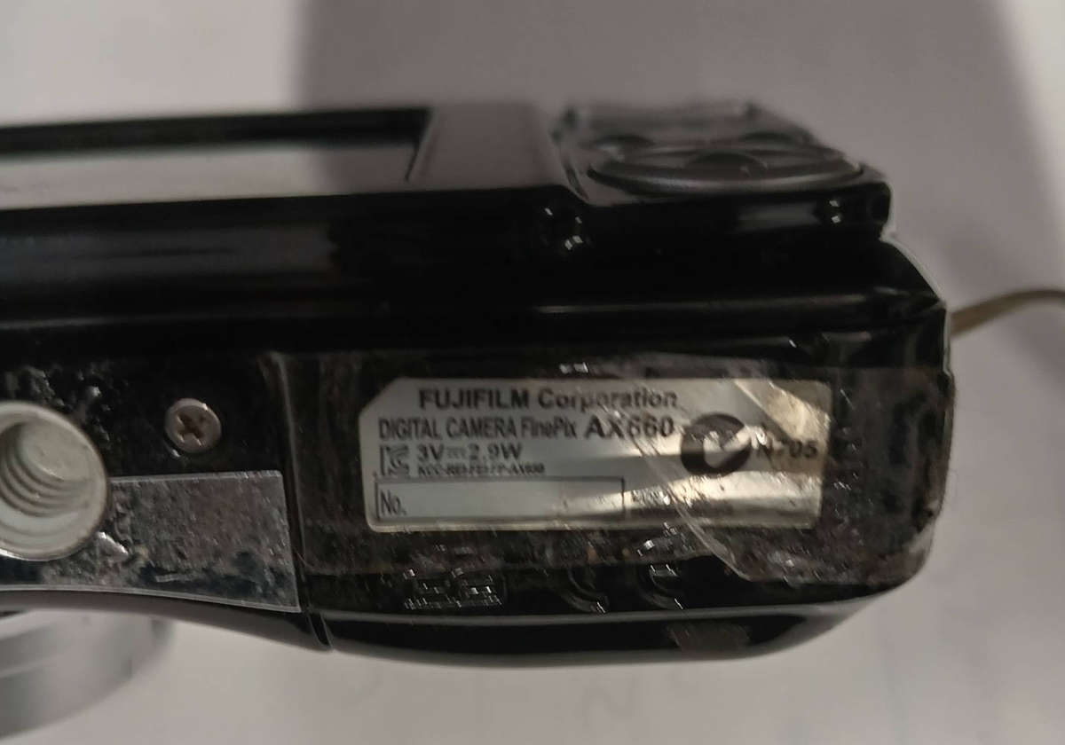 FUJIFIM FINE AX 860 DIGITAL CAMERA
