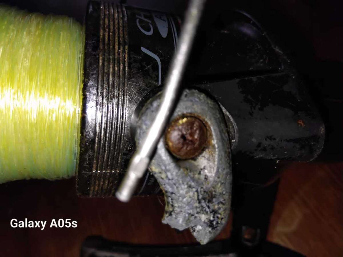 2 x SPINNING FISHING REELS.  NEED ATTENTION AS PER DESCRIPTION.