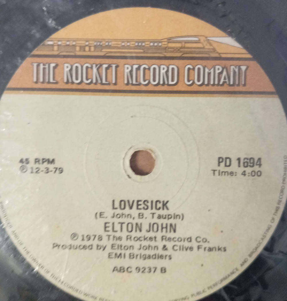 6 X SEVEN SINGLES 45 RPM VINYL RECORDS AS PER PHOTOS.